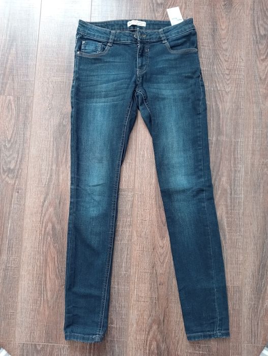 Віддам джинсові штани в нормальному стані