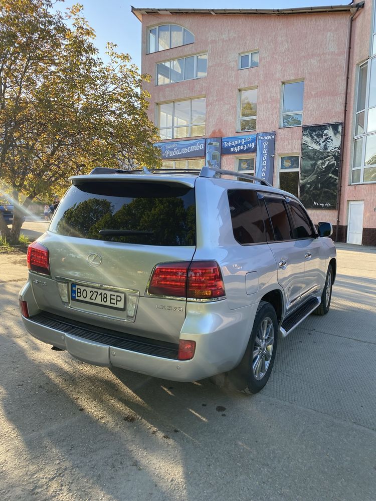 Lexus lx570 у відміному стані