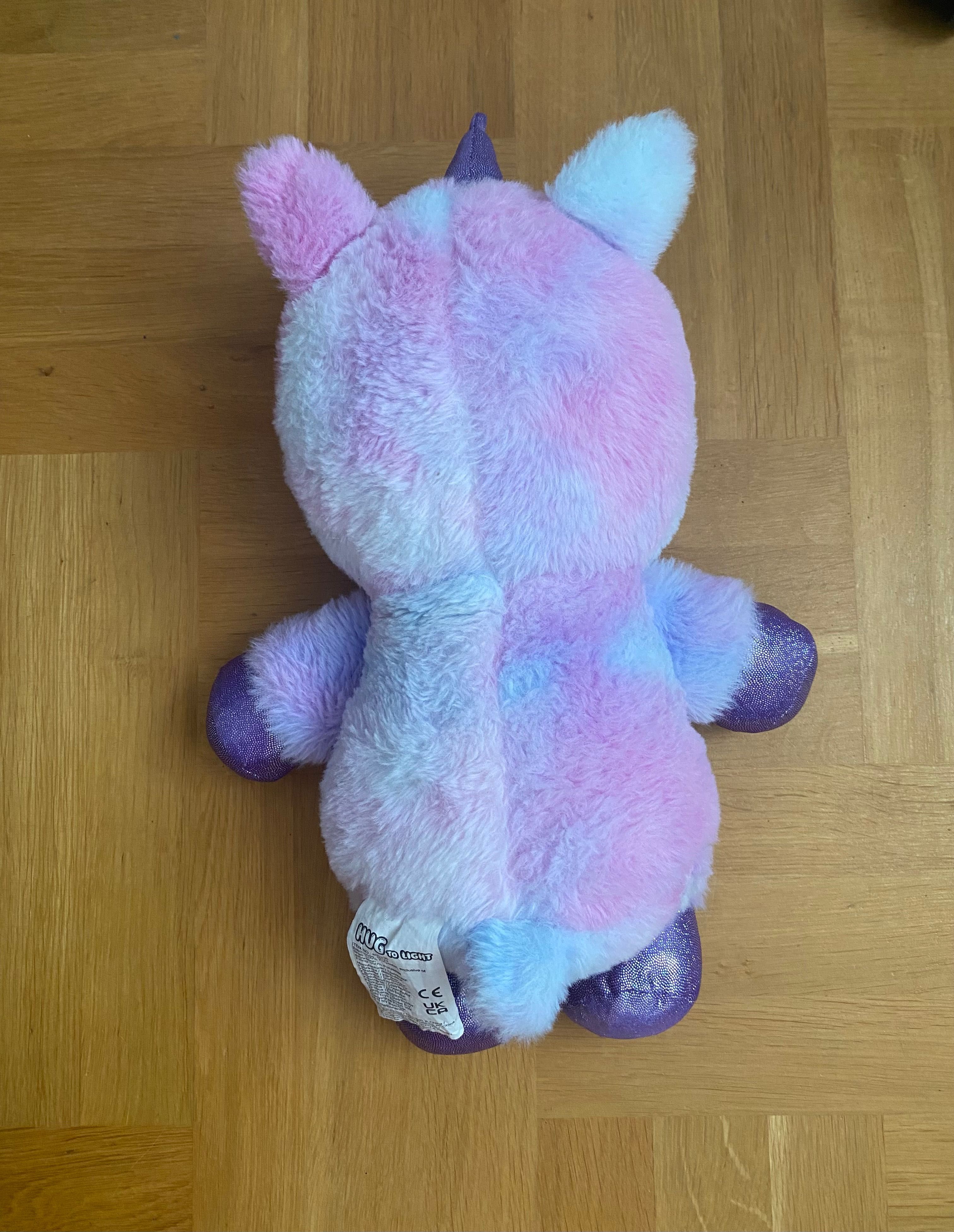 Maskotka z projektorem jednorożec Hug to light 25 cm KOLOROWE OBRAZKI