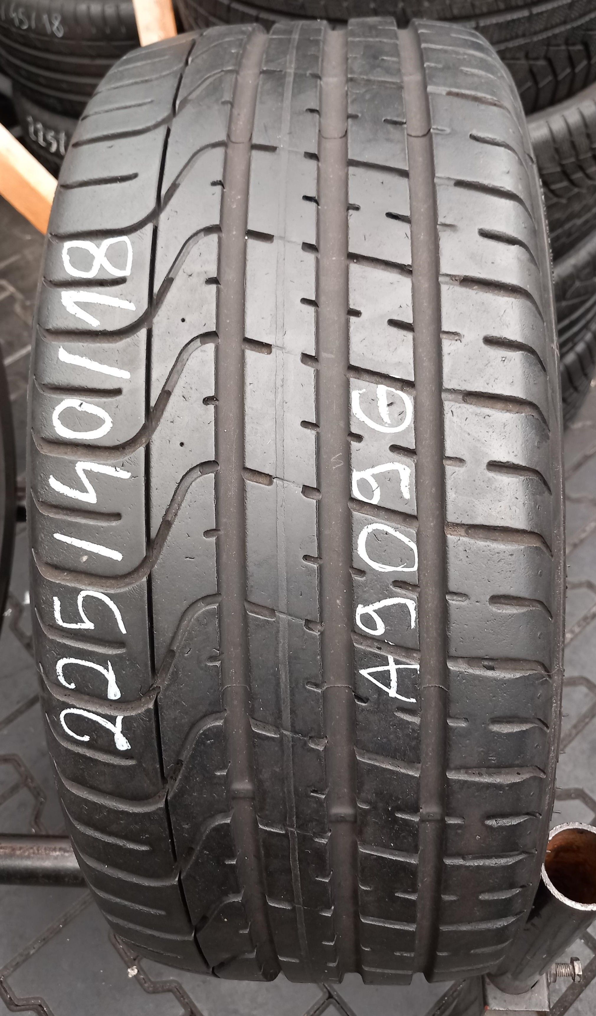 225/40/18 Pirelli P Zero MO 92Y