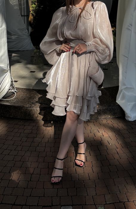 Елегантна сукня з шовку