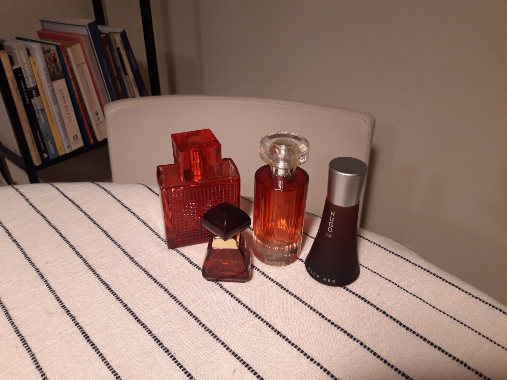 Vários frascos de perfume para colecção (sem perfume)