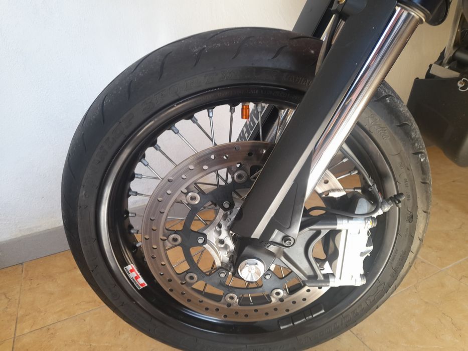 Ktm 690cc super moto (para track day )