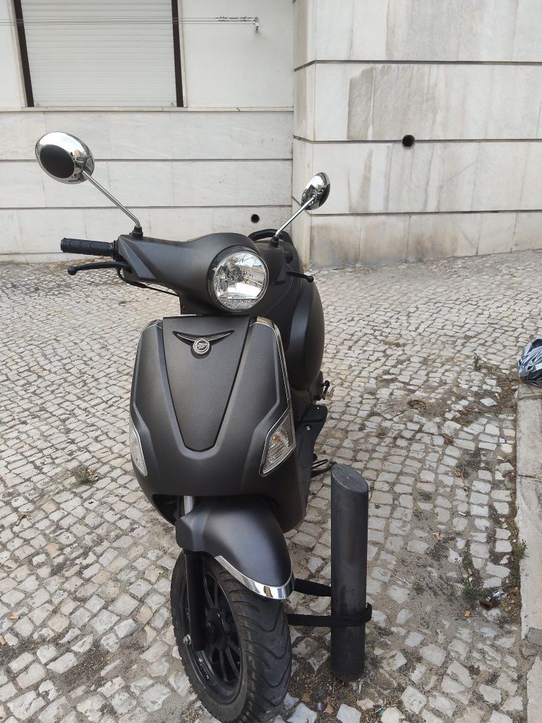 Moto em bom estado modelo Keeway