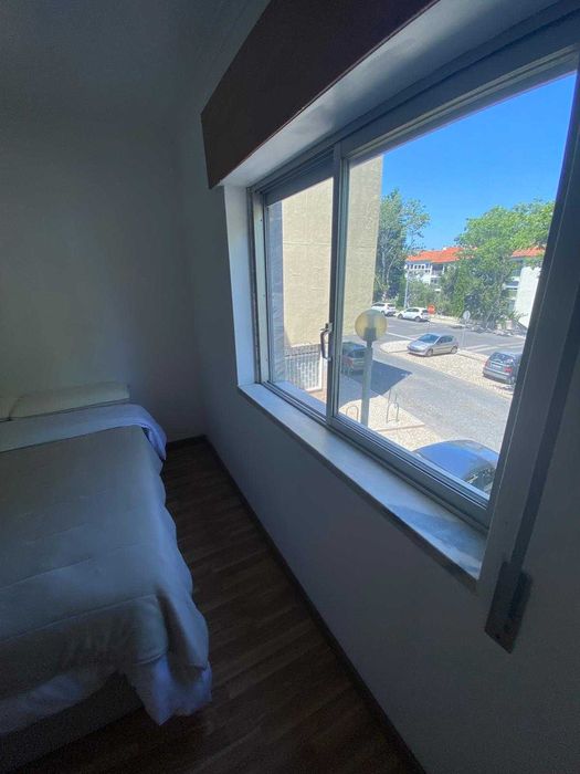 Quarto disponível – Carcavelos (São Miguel das Encostas)