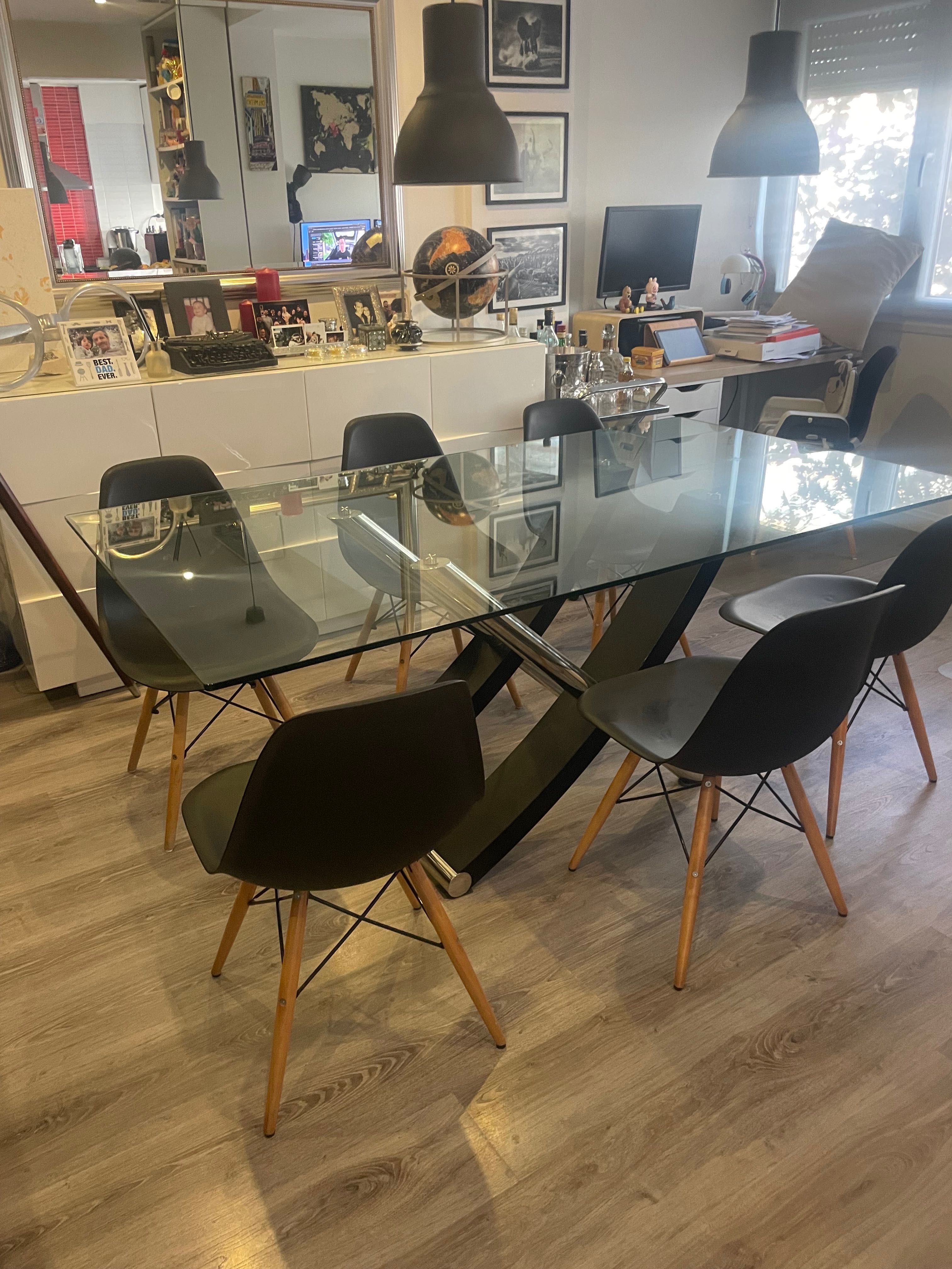 Mesa de jantar em vidro