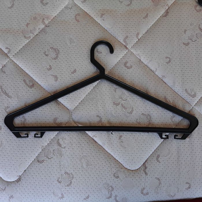 12 Cabides Pretos Resistentes