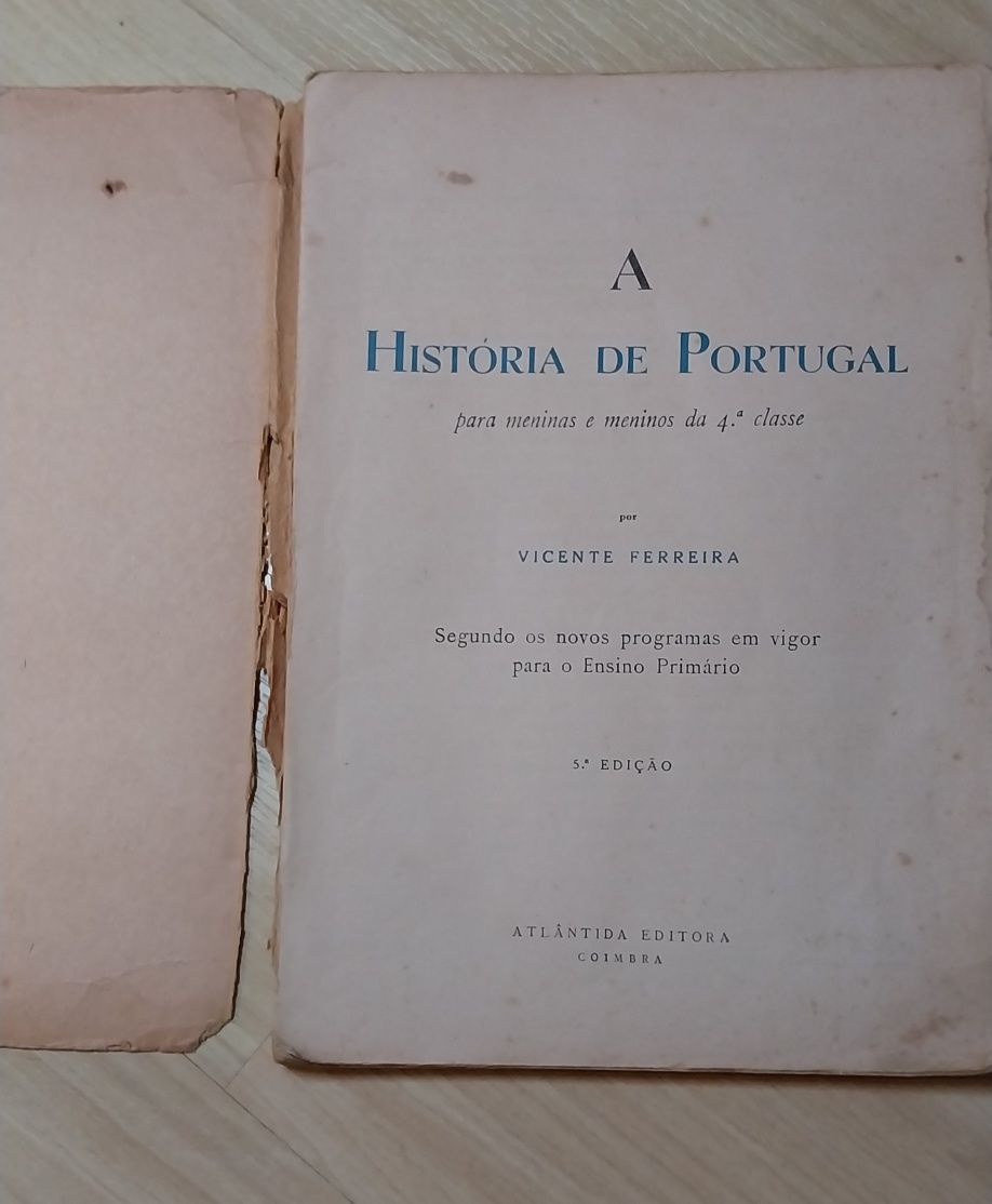 Livro antigo de História de Portugal