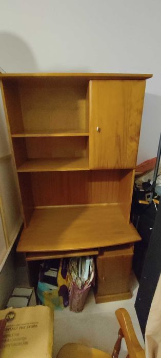 Conjunto de Móveis em Pinho de boa qualidade - Preço baixo