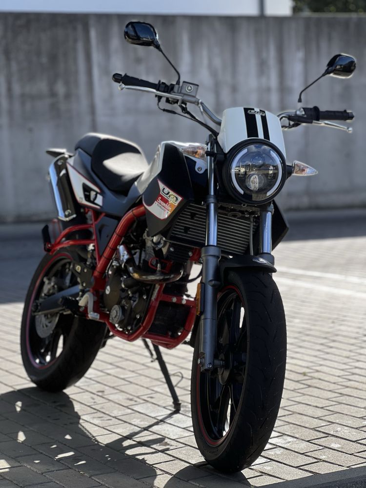 Vendo ou troco UM Scrambler Renegade Sport 125