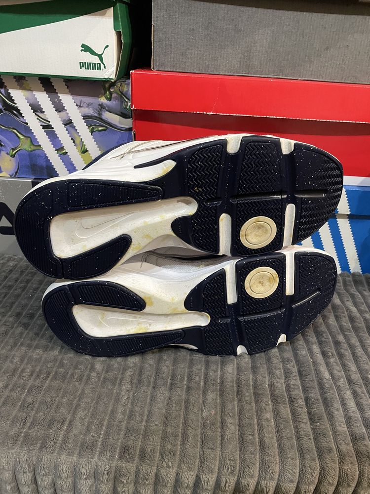 Чоловічі кросівки Nike Defyallday 43(27,5см) оригінал