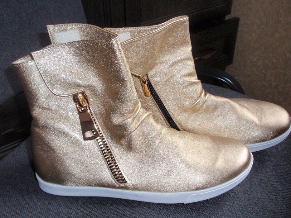 Черевики жіночі, шкіряні / Ботинки женские кожаные   39 розмір