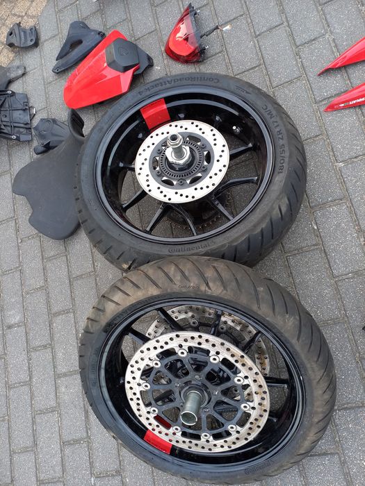 Ducati monster 937 silnik oś