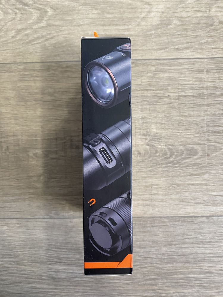 Ліхтар Fenix E35R з акумулятором