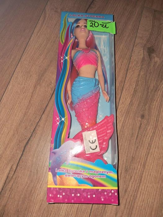 Lalka Barbie ze świecącym ogonem