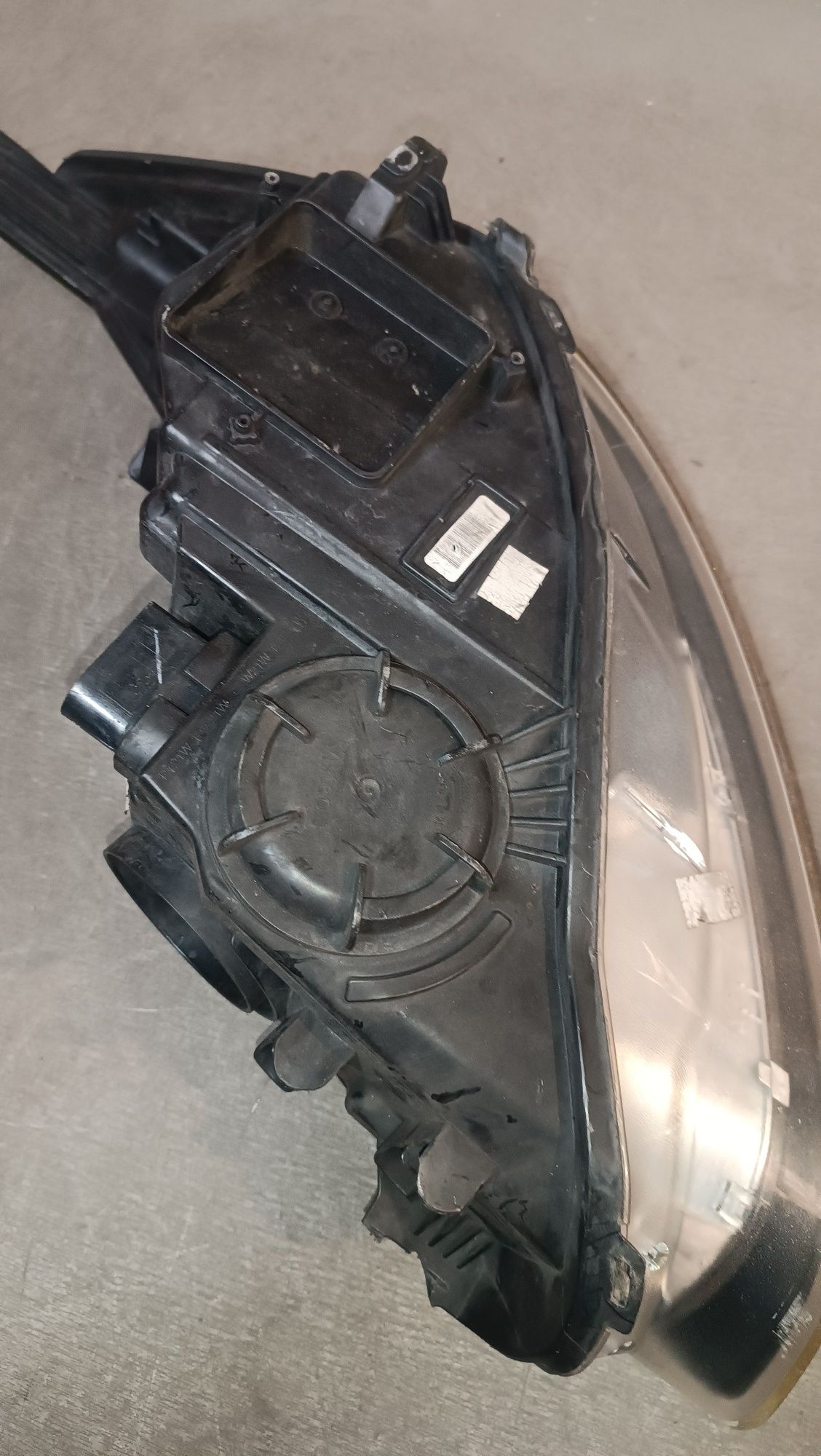 Vendo farol direito de Ford focus MK 3 ano 2011/14