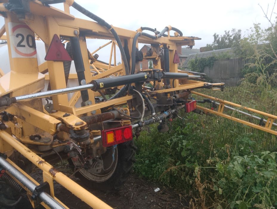 Продам оприскувач Богуслав 3000-22 м