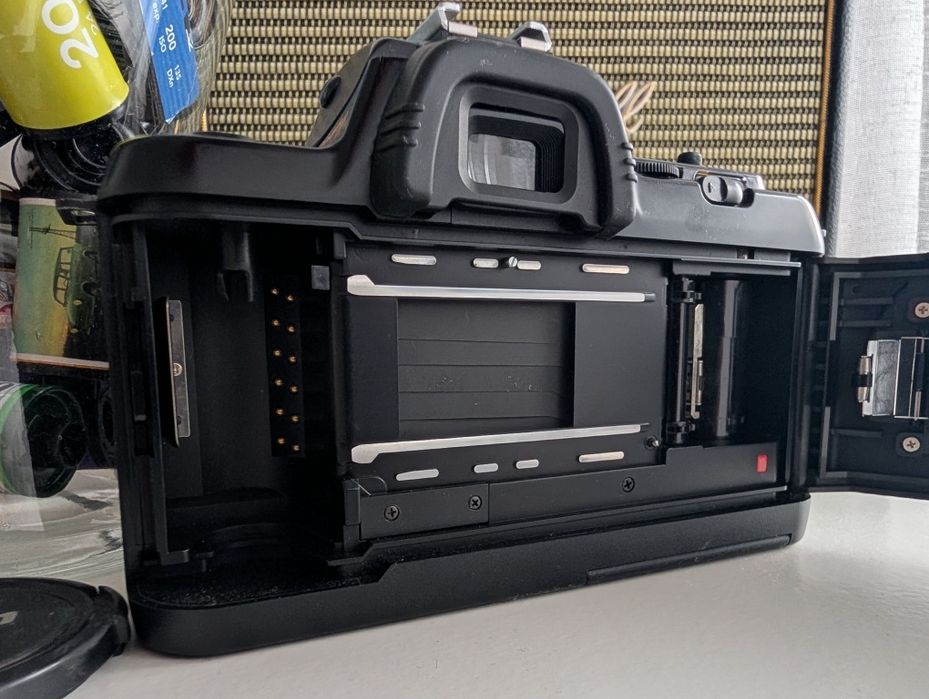 *MINT* Nikon F401 + Nikkor AF 35-80mm F4-5.6 D