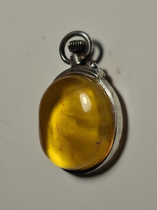 czas na żółtej wstążce