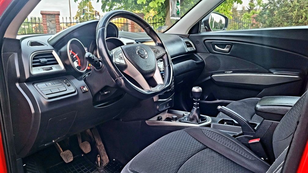 HIT!SSANGYONG Tivoli 1.6 z GAZEM!Piękny na zewnątrz!Jak NOWY Środek!
