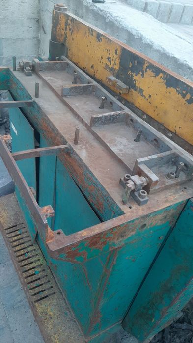 Гільотинні ножиці довжина 800 мм
Машин