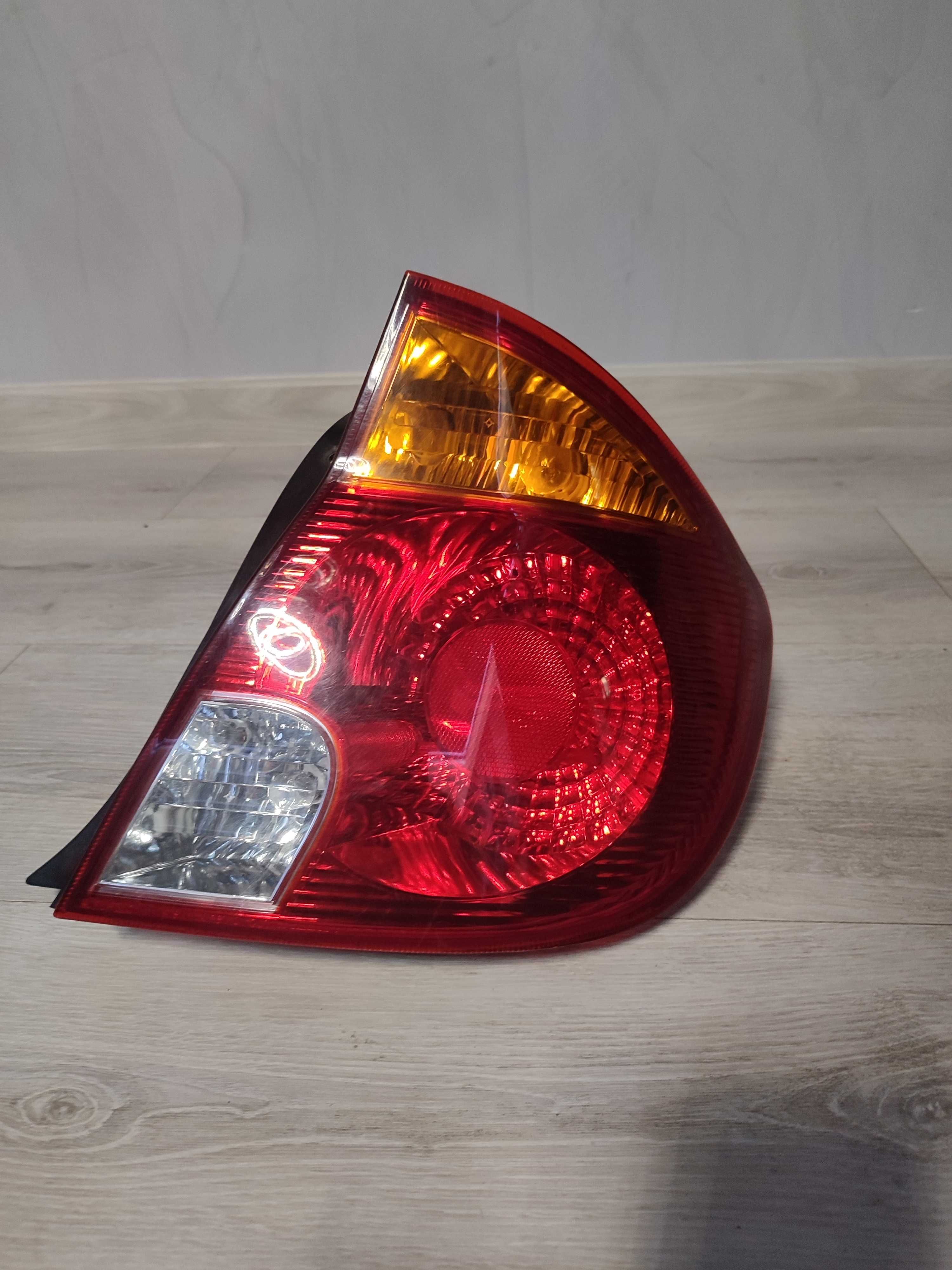 Lampa prawa tylna prawy tył Hyundai accent