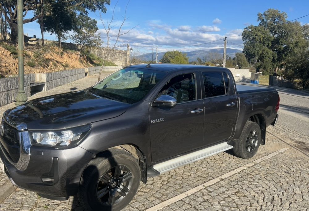 Toyota hilux tracker 3 lug iva ded