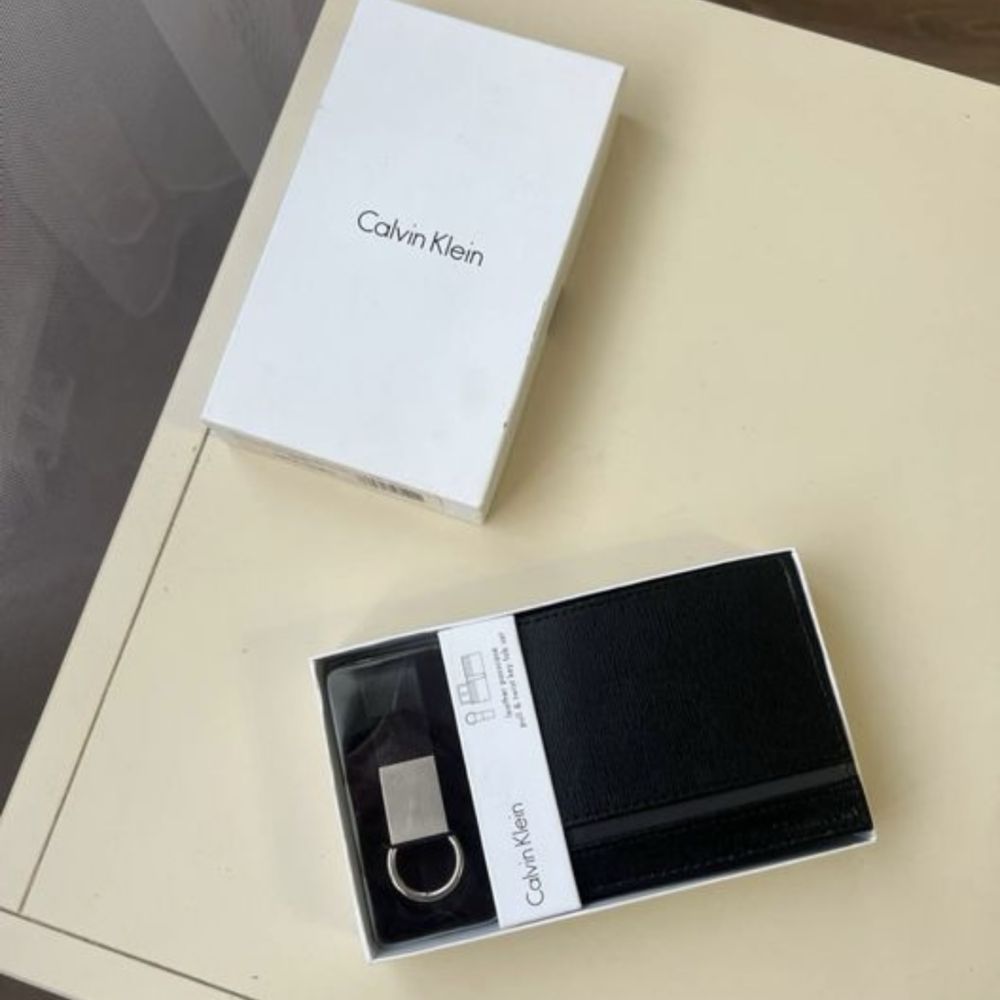 Новий гаманець Calvin Klein