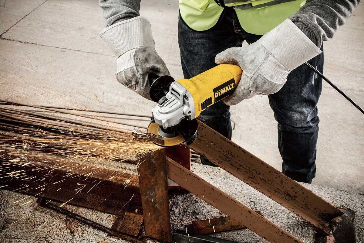 DEWALT DWE4117 szlifierka kątowa 125mm 950W