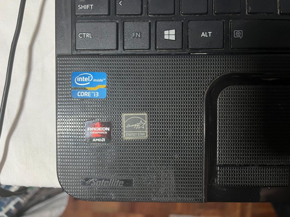 PC / Computador Portátil i3 com placa de video dedicada