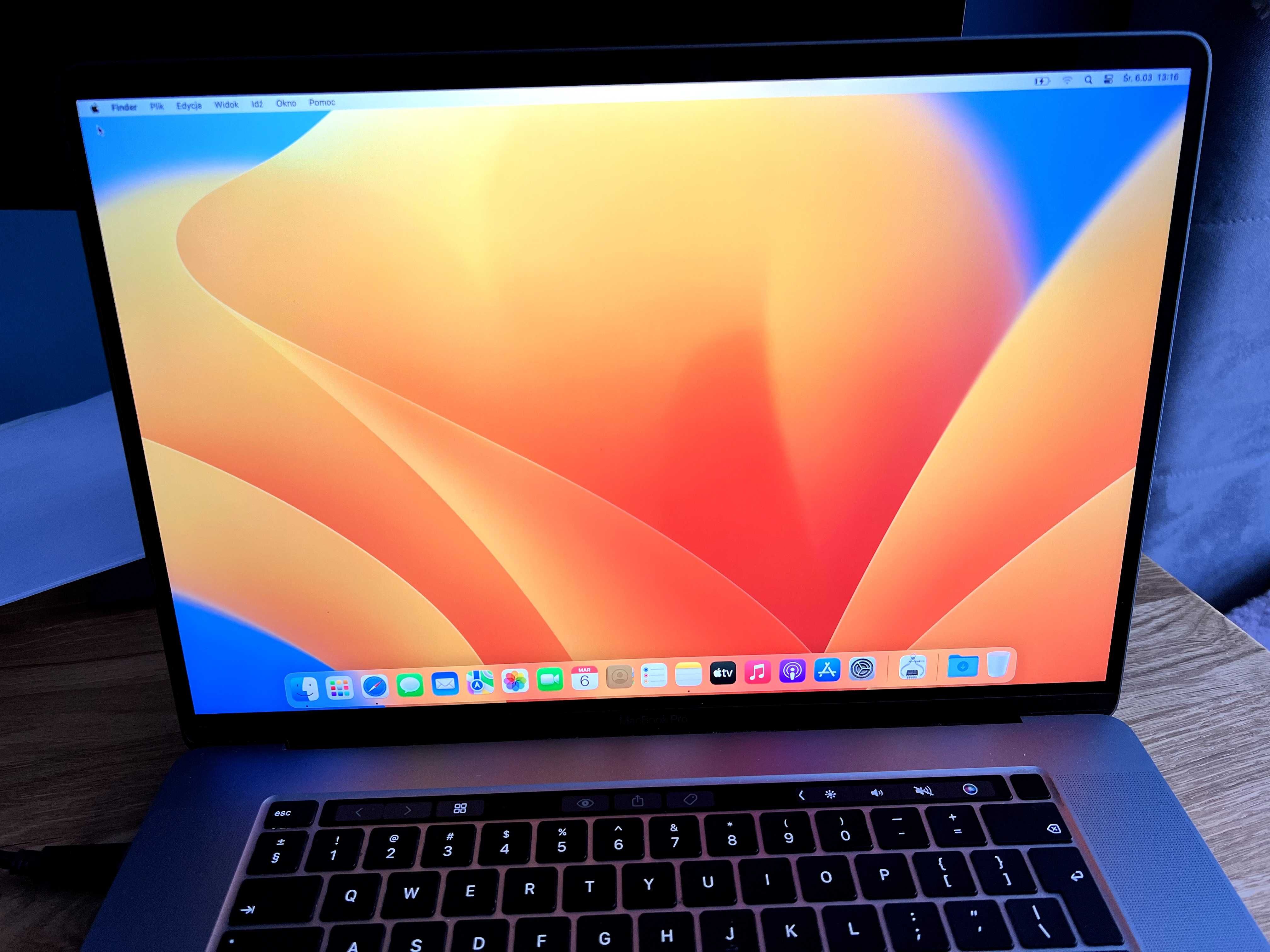 Apple MacBook Pro 16-calowy A2141