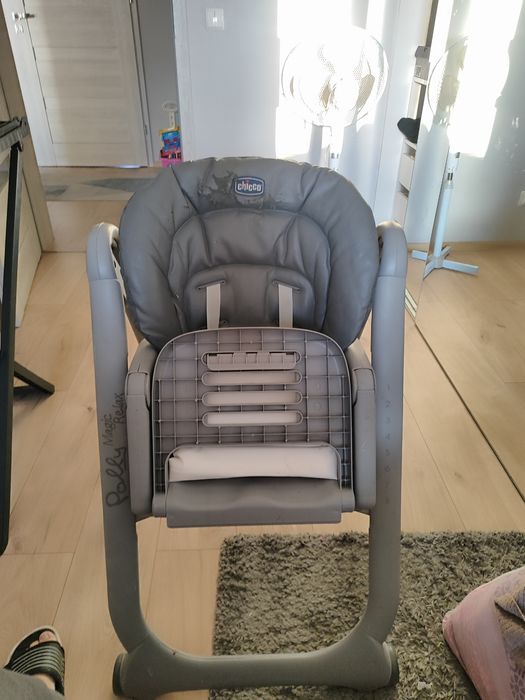 Krzesełko dzieciece do karmienia