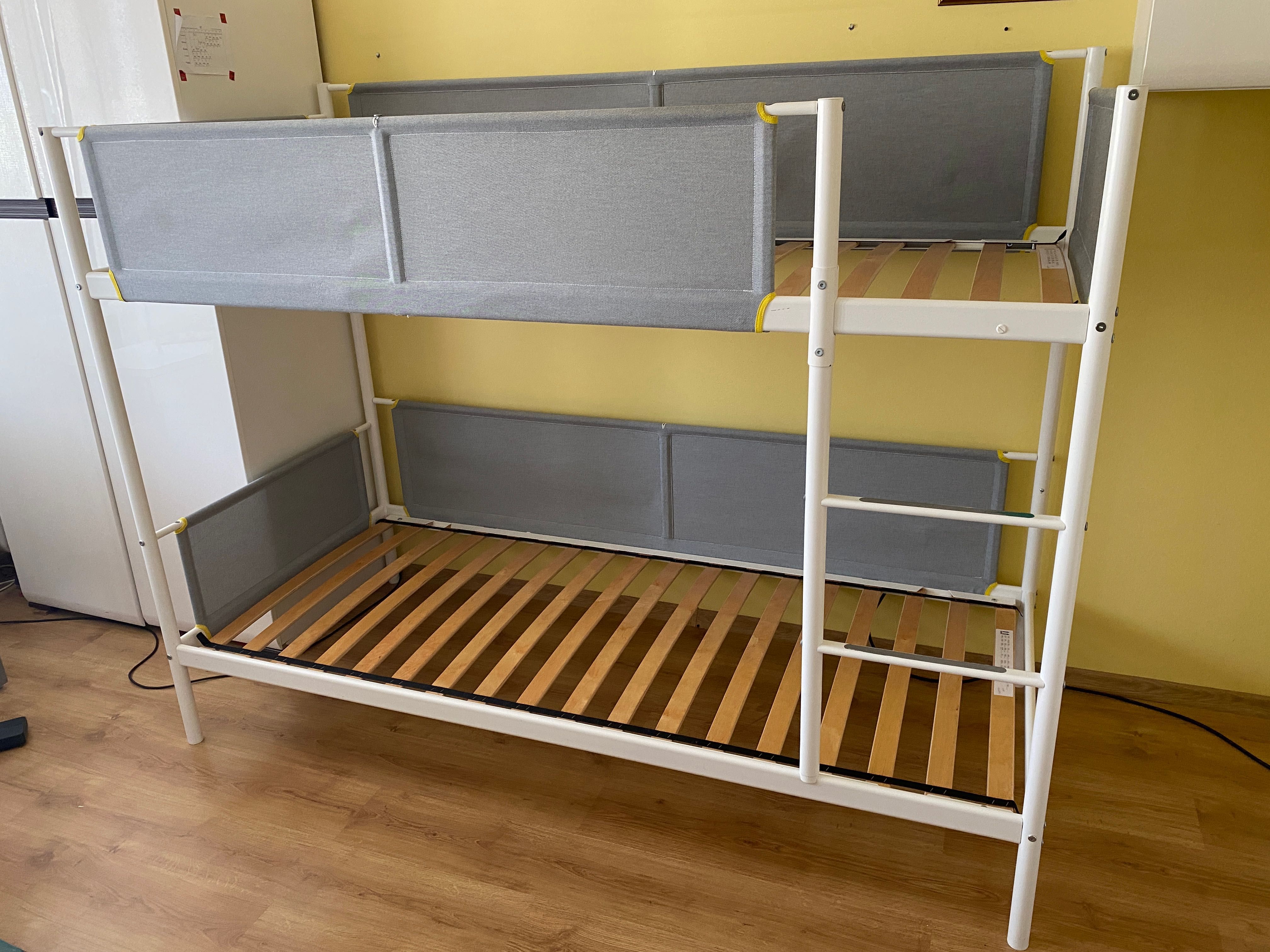 Łóżko piętrowe Ikea + 2 materace Ikea