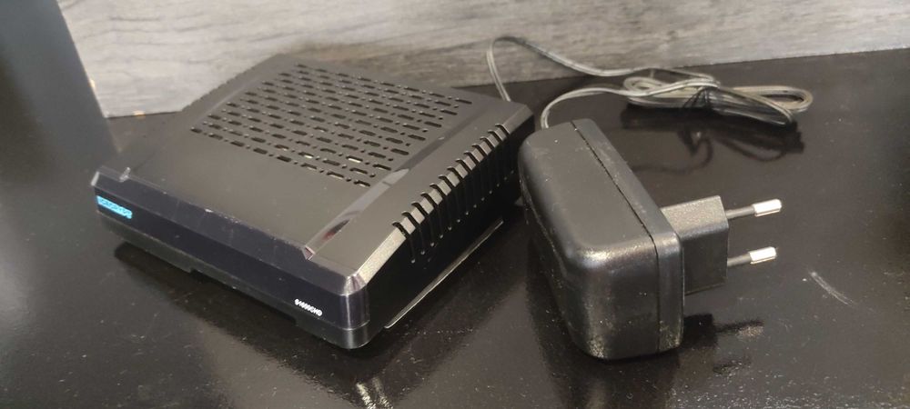 Receptor de satélite digital ICECRYPT S1600CHD