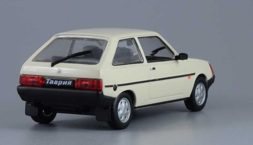 ЗАЗ 1102 "Таврия" - игрушка от DeAgostini из серии Автолегенды СССР