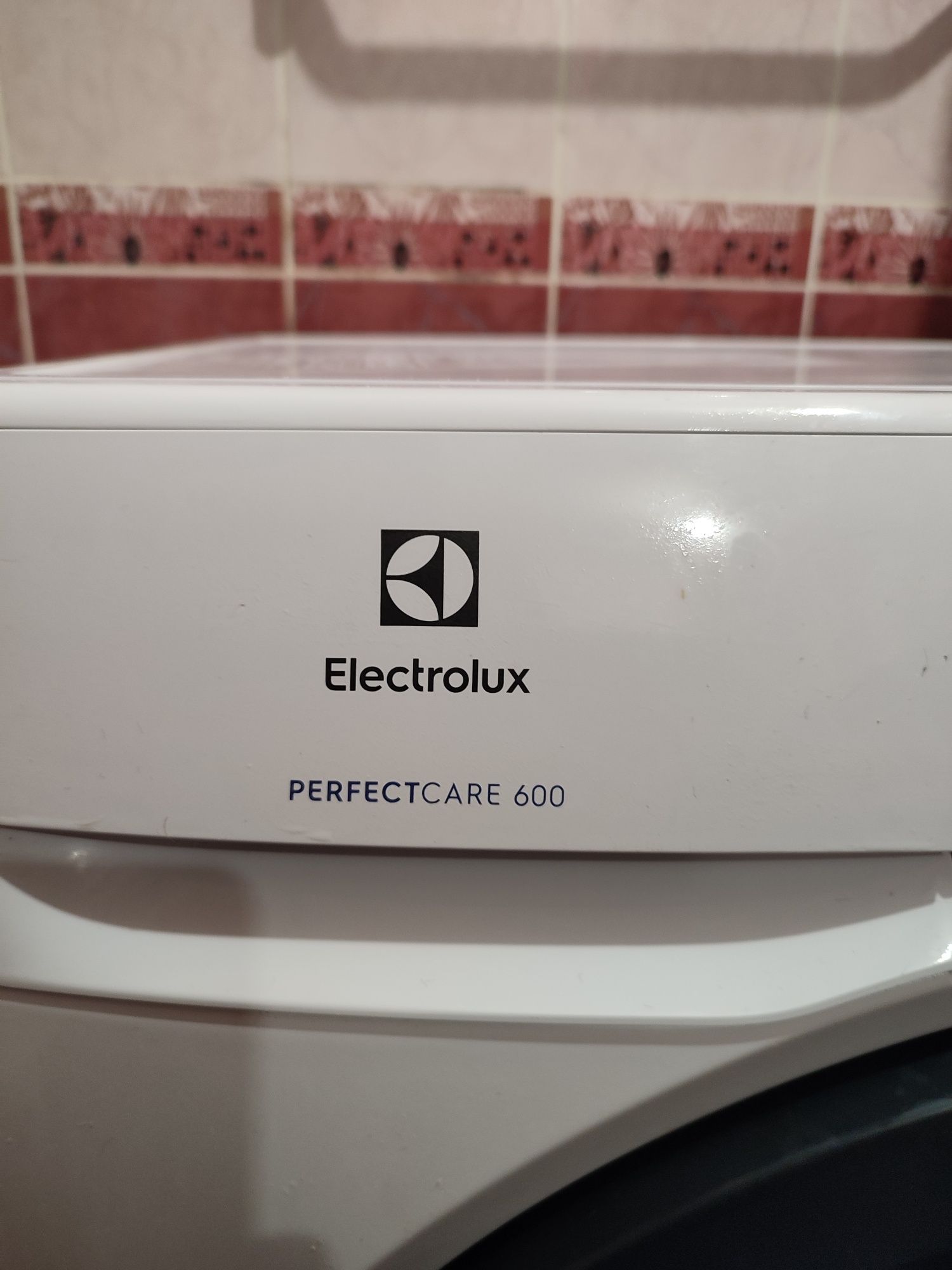 Пральна машинка Electrolux perfectcare 600 з нюансами