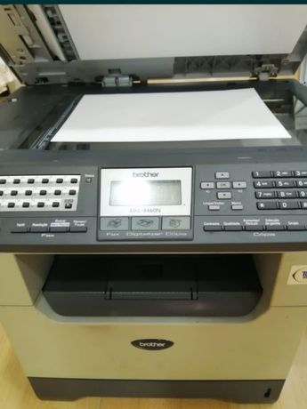 Impressora multifuncional a laser