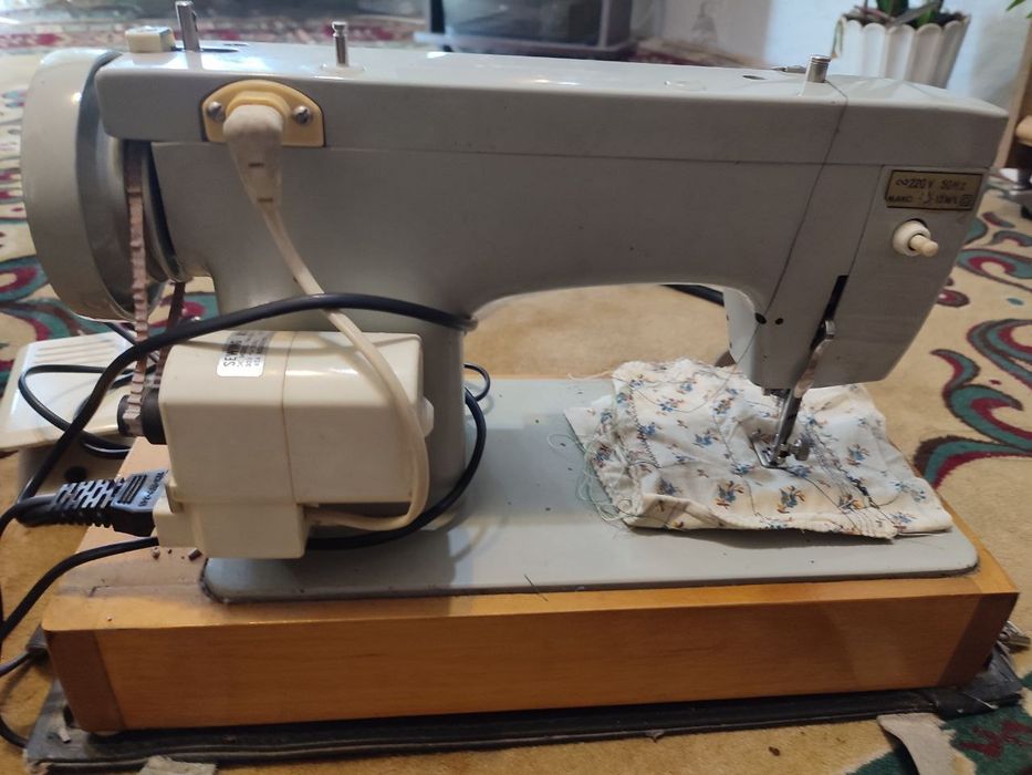 Продам швейну машину Чайка 132-М