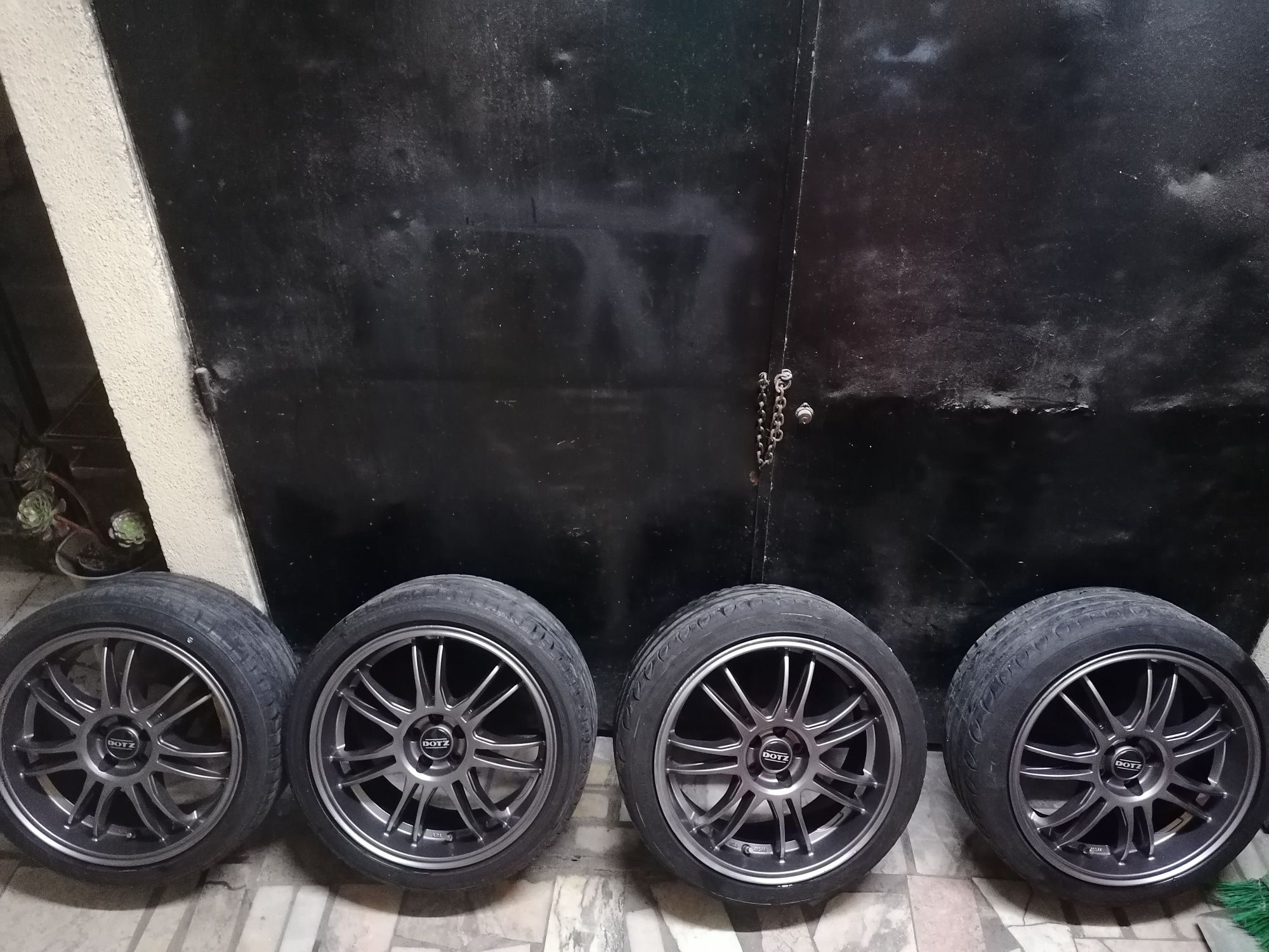 Jantes 18 5x100 et35 cb57. 1  DOTZ