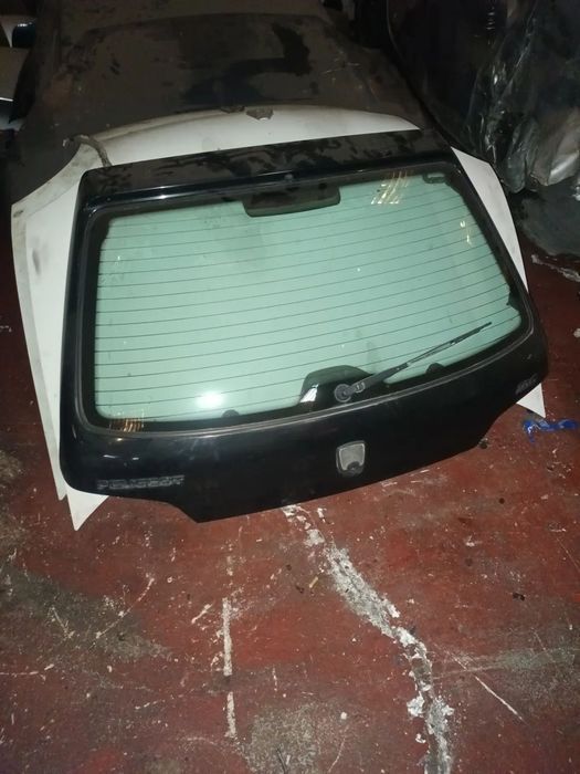 Tampa de mala Peugeot 106