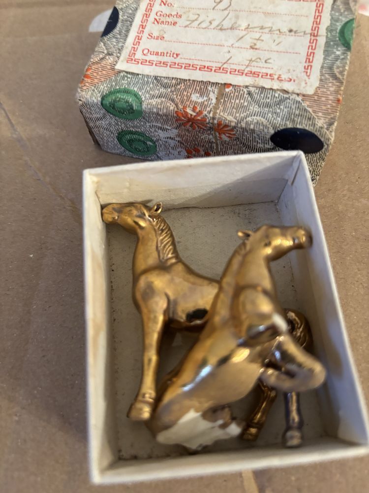 Mini estatuetas cavalo porcelana