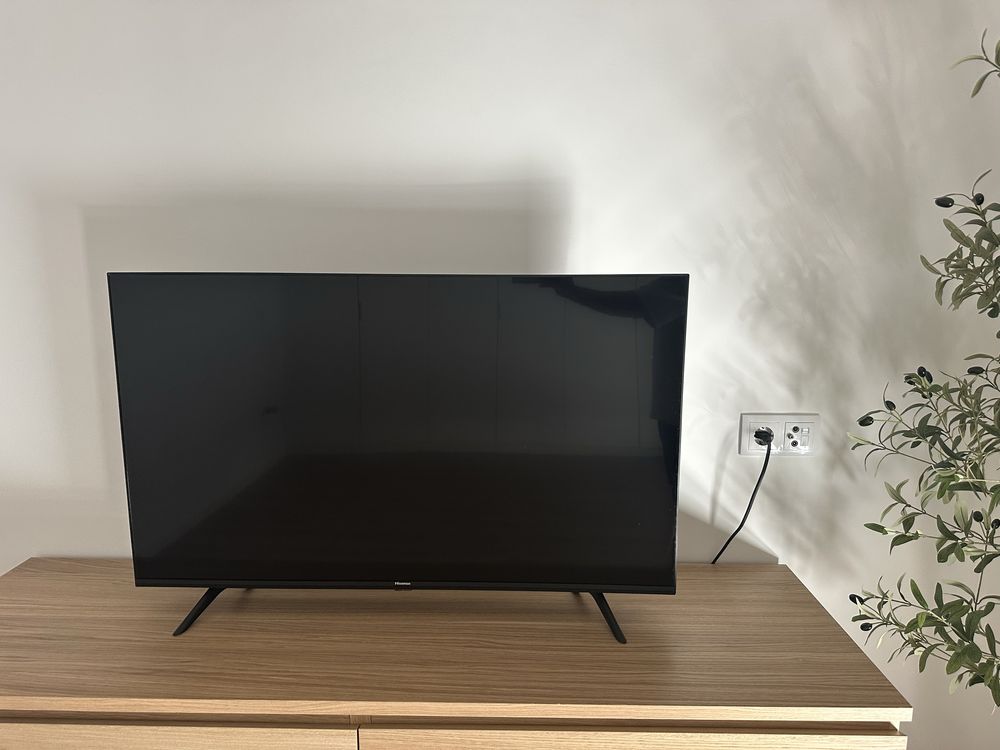 TV Hisense 43” LED 4K Smart – Modelo H43B7100