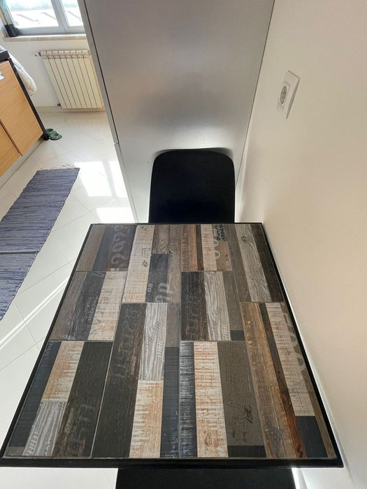 Mesa quadrada Gato preta