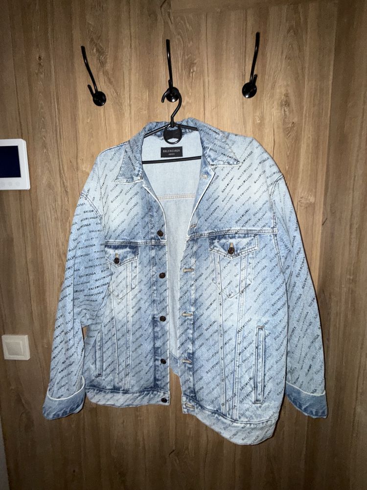 Джинсовая курточка Balenciaga