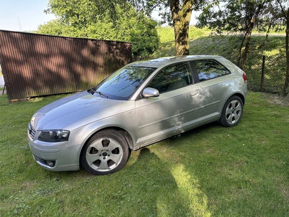 Audi a3 8p s-line 1,6 benzyna