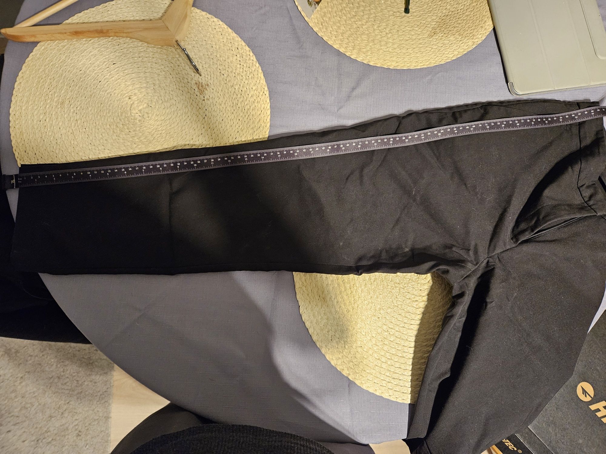 w większości bawełniane czarne spodnie z H&M, r. 38