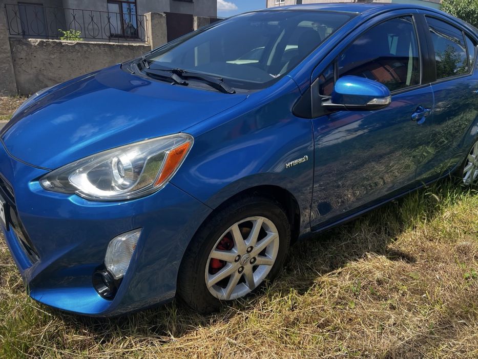 Toyota Prius C, 2015