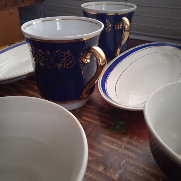 Продам старий посуд.