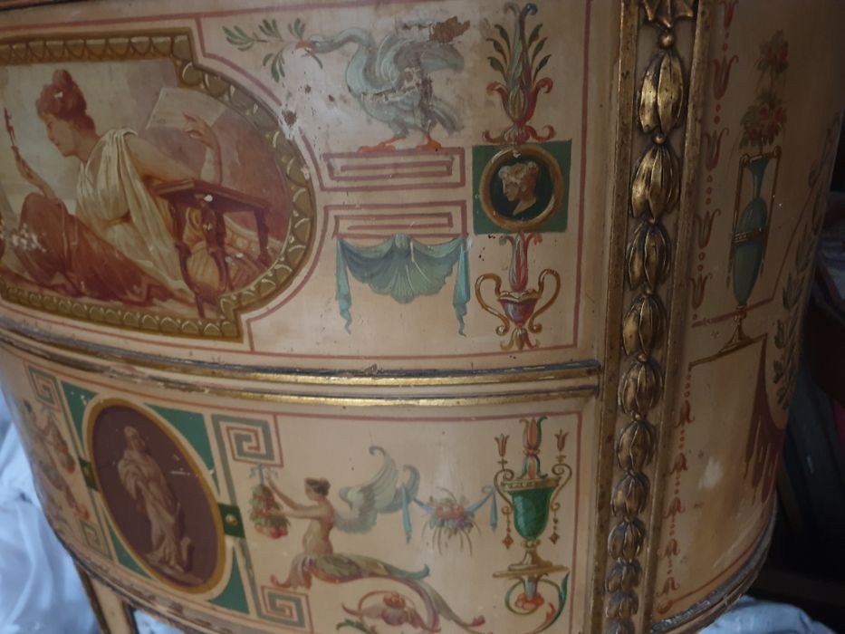 Stolik Niciak wyjątkowy przedmiot,  czysto palacowy