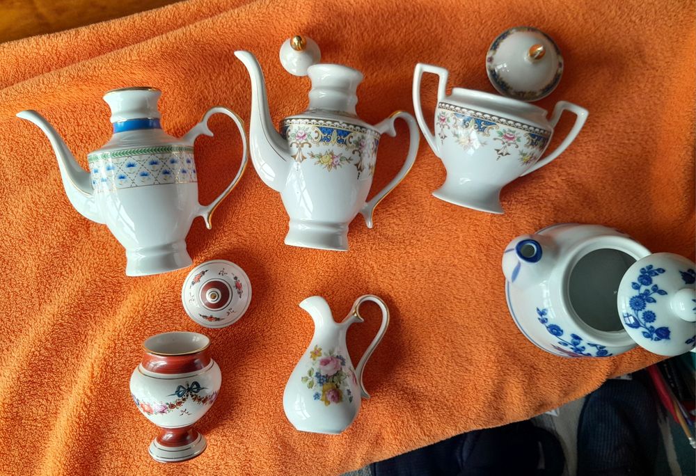 Louças .. pequenos boles de chá antigos